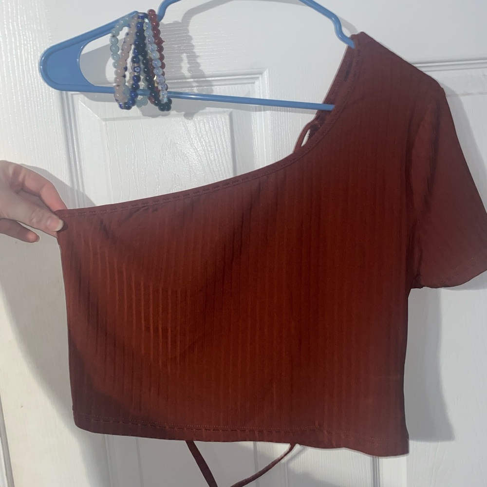 Cropped One Shoulder Tee